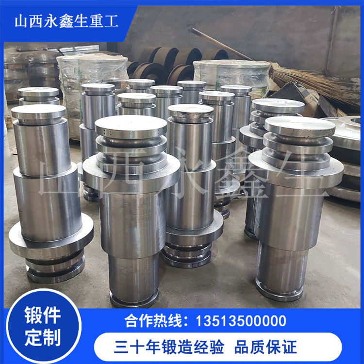 鍛造齒輪軸(材質(zhì)20CrNi2Mo)鍛件 鍛造齒輪軸(材質(zhì)20CrNi2Mo)鍛件